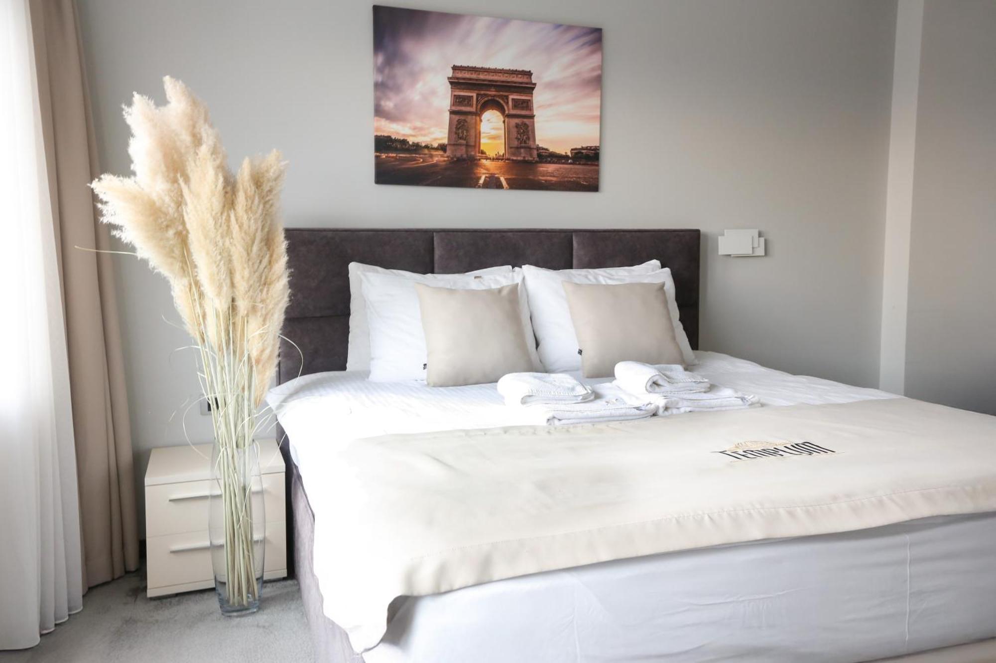 Templum Apartments - Slavija Square Belgrade Room photo